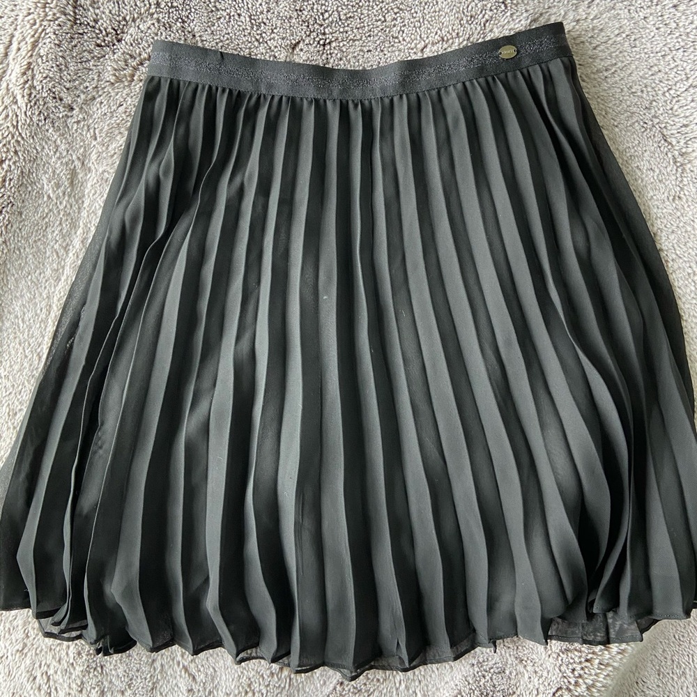 Guess black miniskirt